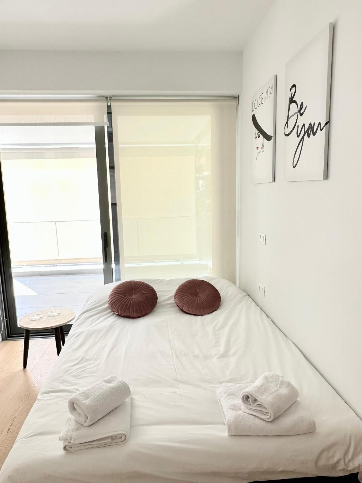 Apartamento Serena At Athens Riviera Vári Exterior foto